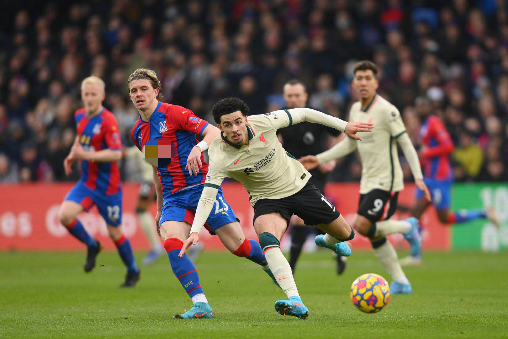 足球带来的 足球带来的